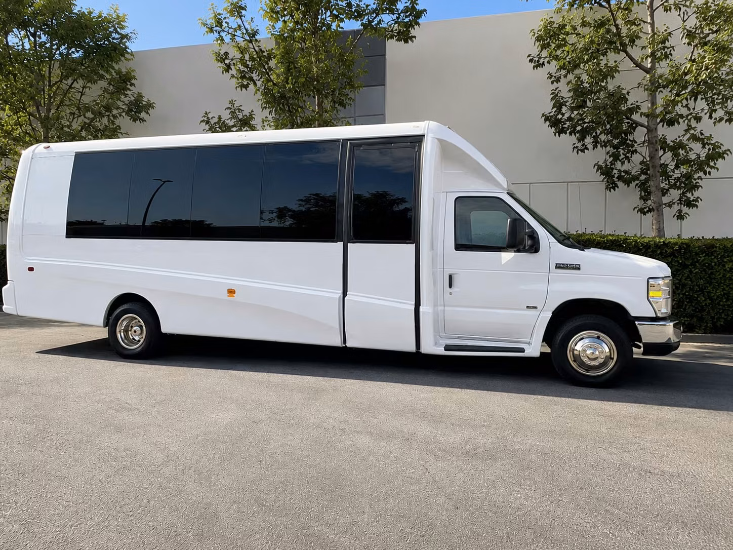 15 passenger minibus