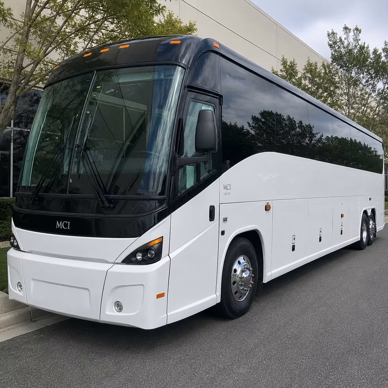 corporate and convention airport shuttles serving downtown davenport hotels